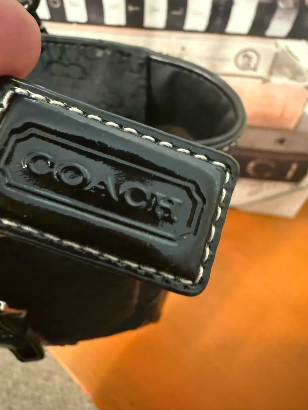 Coach Black Signature Gallery Jacquard Tote EUC - Picture 3 of 13